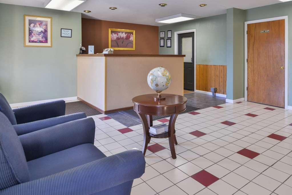 Americas Best Value Inn Of Decatur Інтер'єр фото
