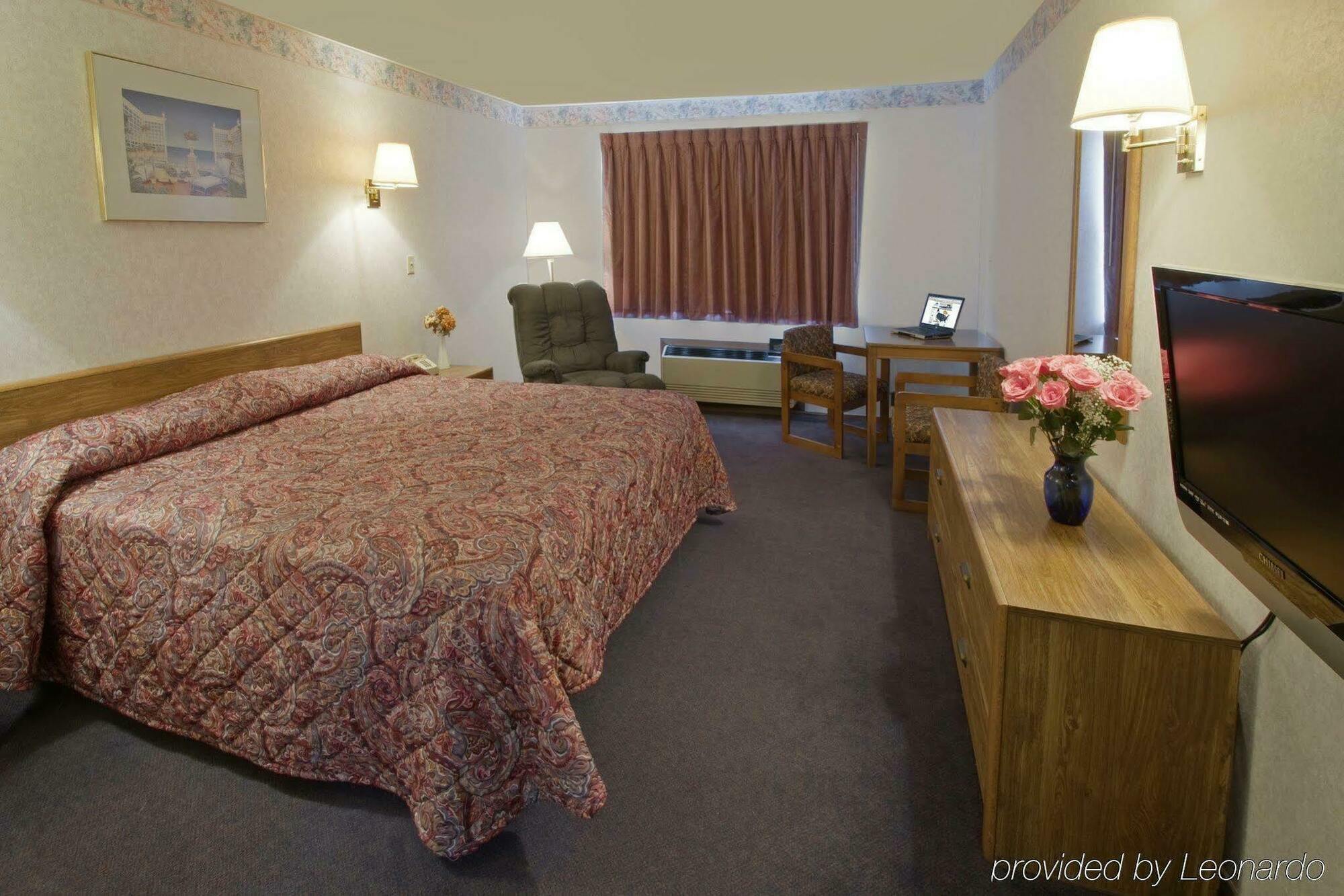 Americas Best Value Inn Of Decatur Номер фото